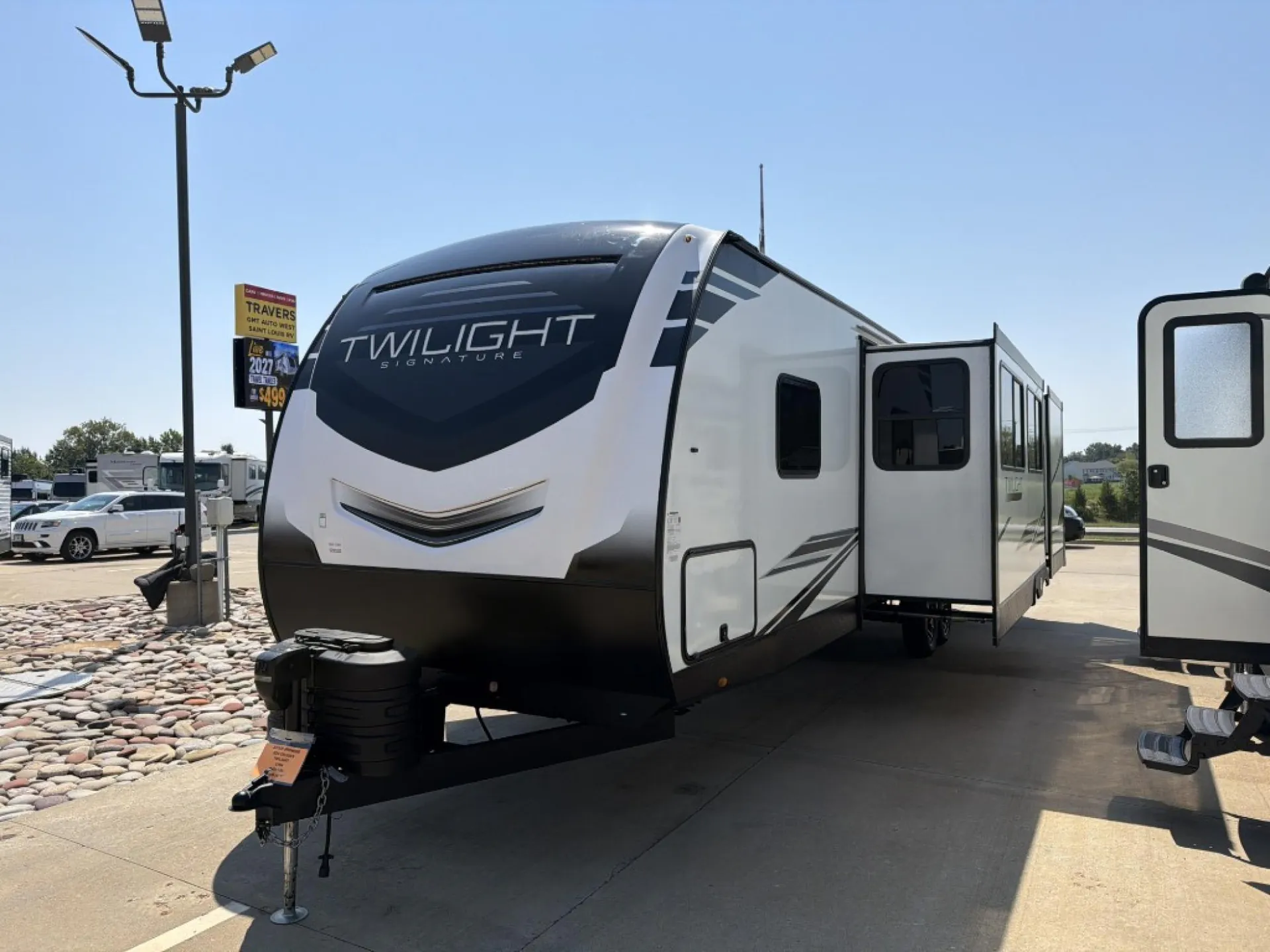 2024 Cruiser RV Twilight Signature 31BH - Photo 3