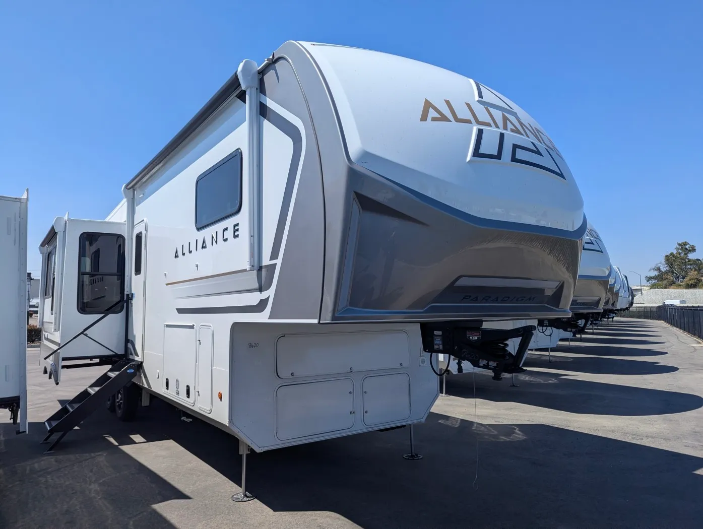 2027 Alliance RV Paradigm 310RL - Photo 2