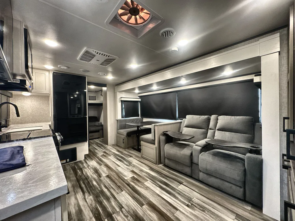 2025 Jayco Jay Feather 29QBH, Photos photo 2