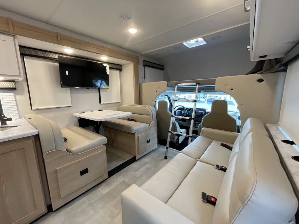 2026 Thor Motor Coach Freedom Elite 28HE, Photos photo 2