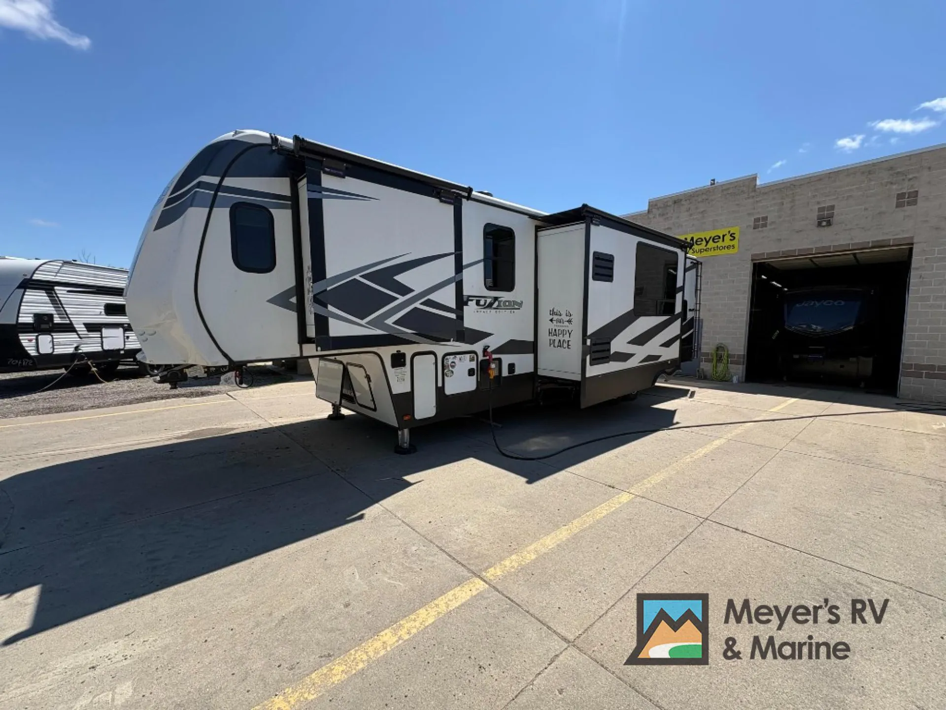 2020 Keystone Impact 359 - Photo 2