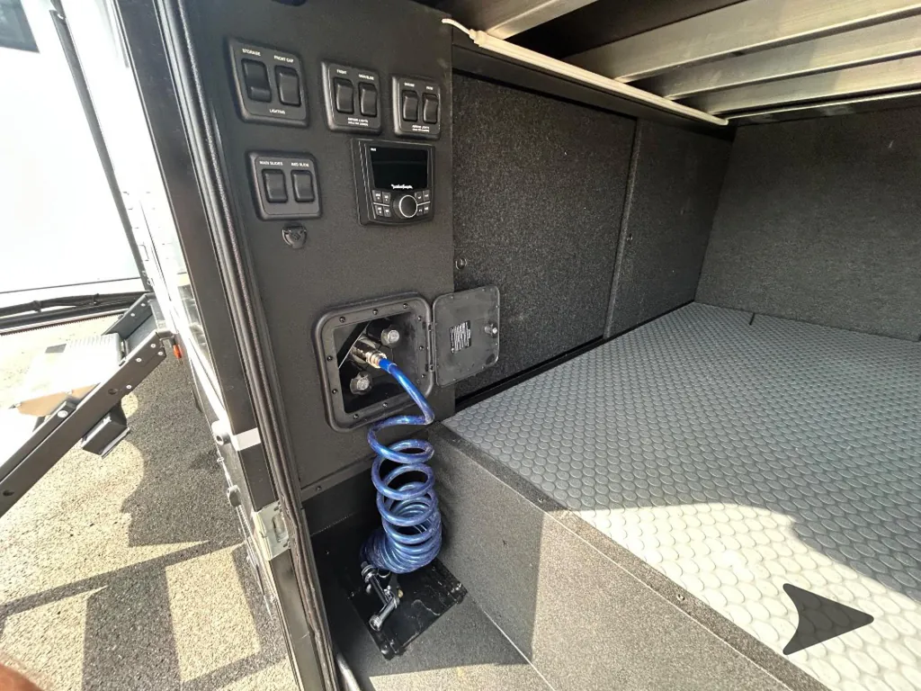 2025 Brinkley Model G 3250, Photos photo 10