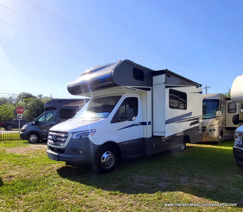 2021 Winnebago Vita 24F - Photo 2