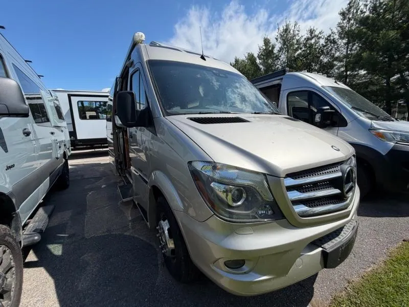 2017 Roadtrek E-Trek XL - Photo 3