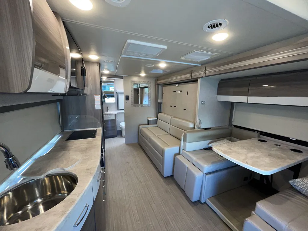 2022 Thor Motor Coach Tiburon 24FB, Photos photo 2