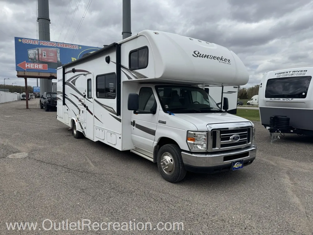 2016 Forest River Sunseeker 3050S - Photo 2