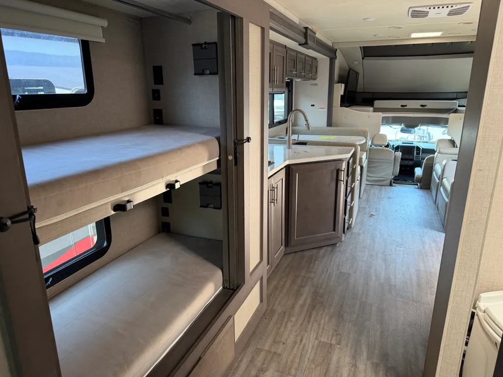 2023 Thor Motor Coach Magnitude RS36, Photos photo 21