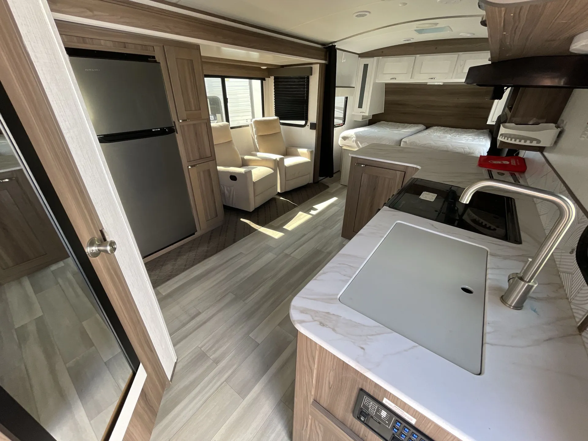 2023 Cruiser RV MPG 2100RB - Photo 3