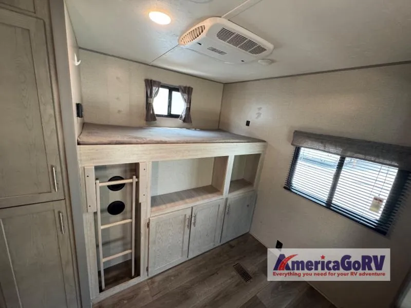2022 Coachmen Catalina 323BHDS CK - Photo 4