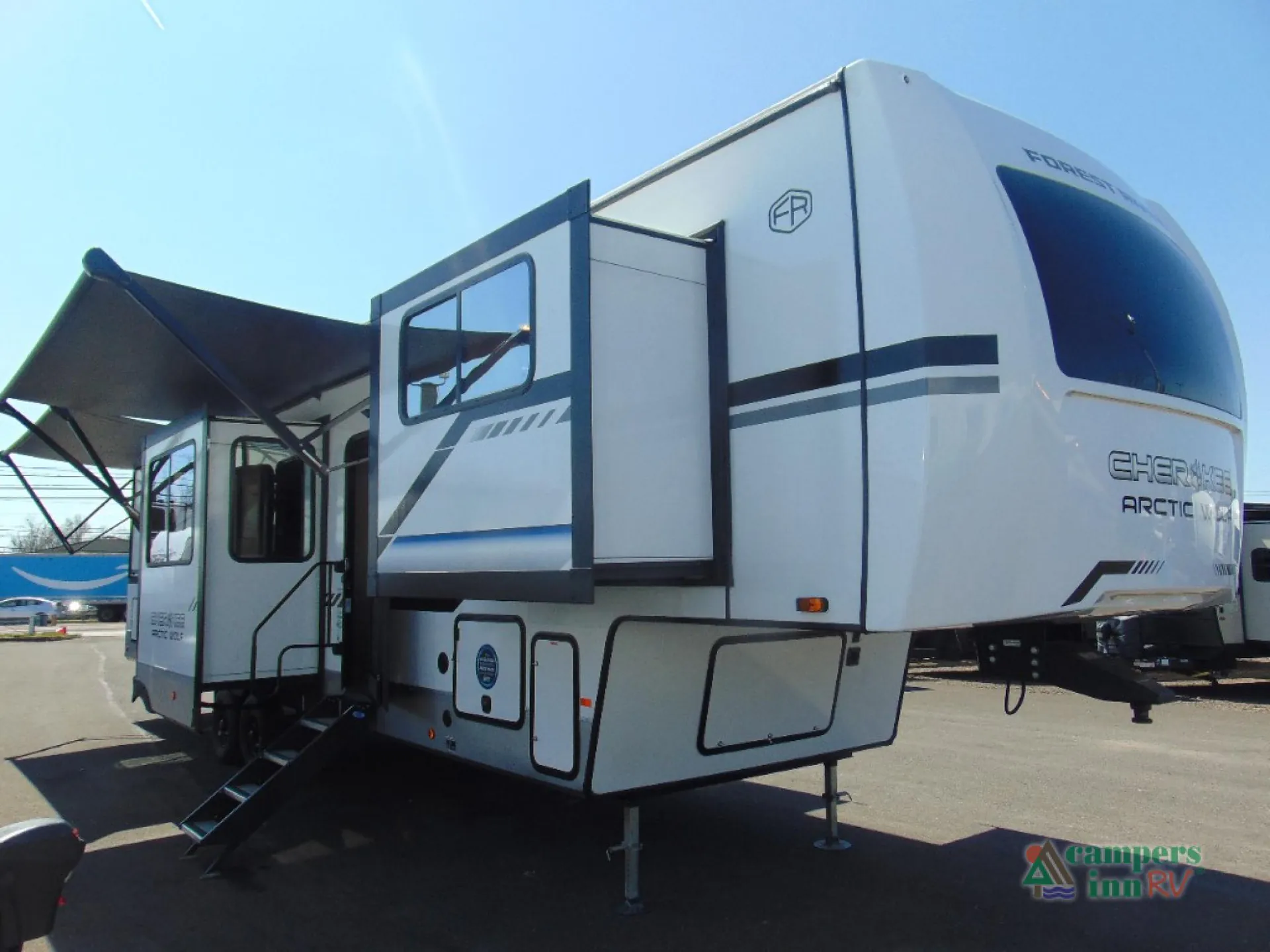 2025 Forest River Cherokee Arctic Wolf Suite 3950 SUITE - Photo 2