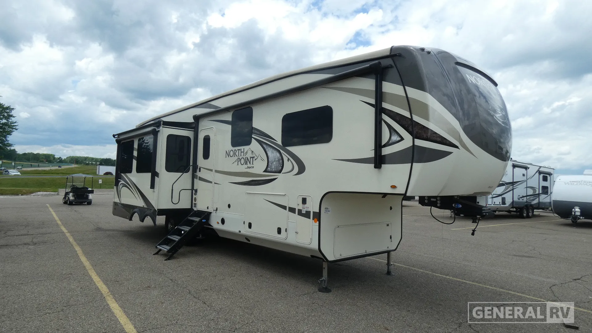 2019 Jayco North Point 315RLTS - Photo 2