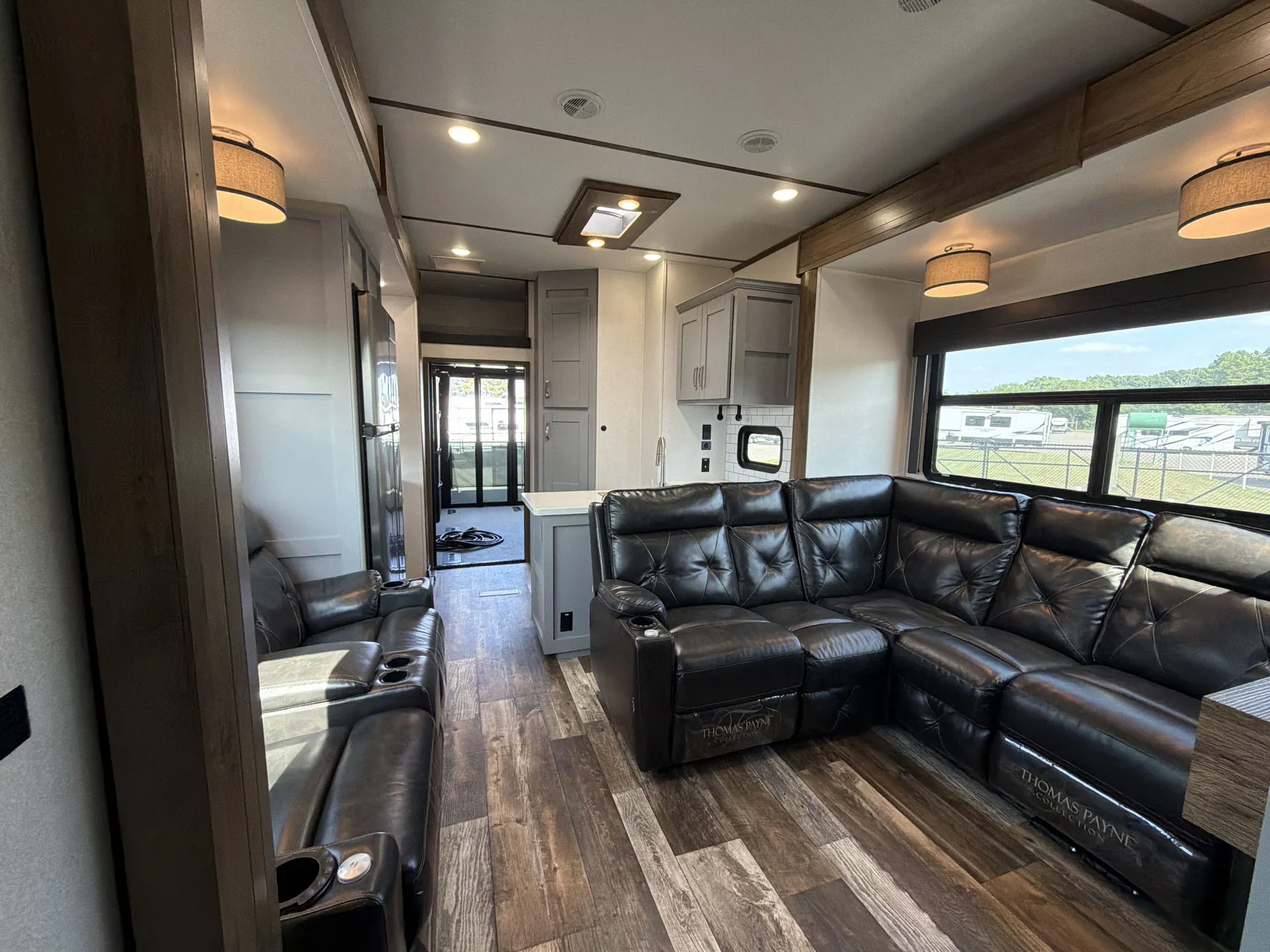 2021 Keystone Fuzion 430 — living area main