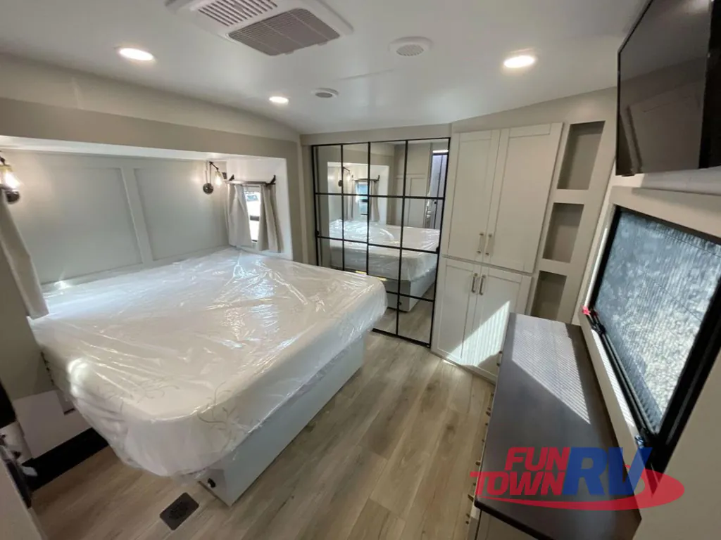2026 Brinkley Model Z 3420, Photos photo 16