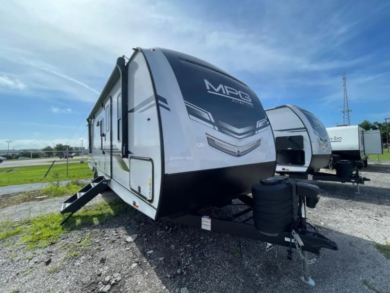 2025 Cruiser RV MPG MPG 3100BH - Photo 2