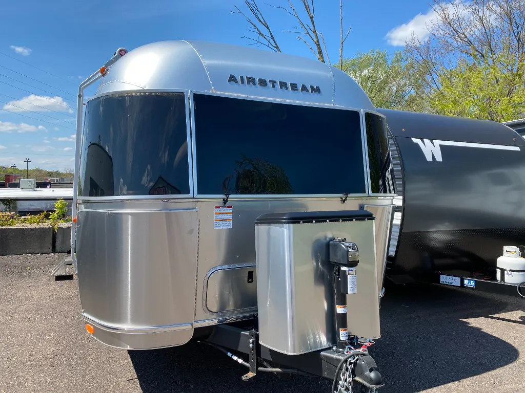 2023 Airstream Flying Cloud 25FB Twin - Photo 3