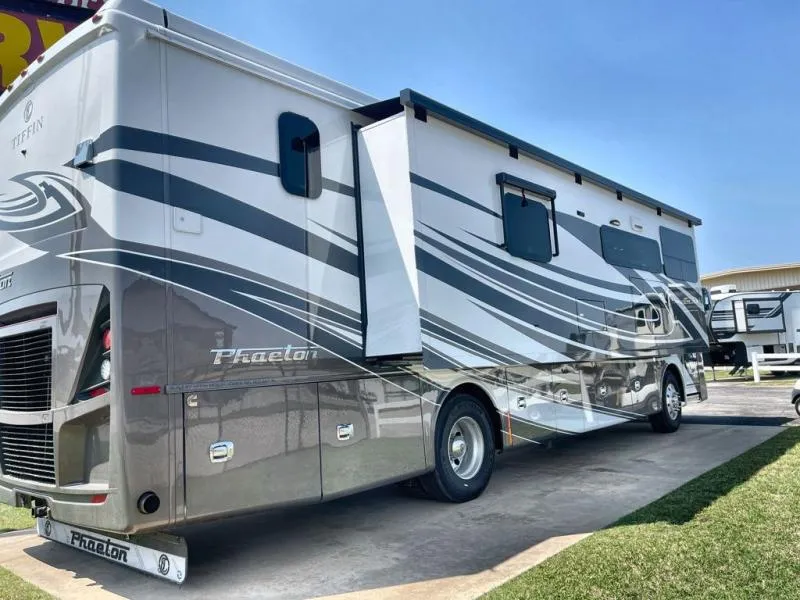 2026 Tiffin Phaeton 37 BH - Photo 4