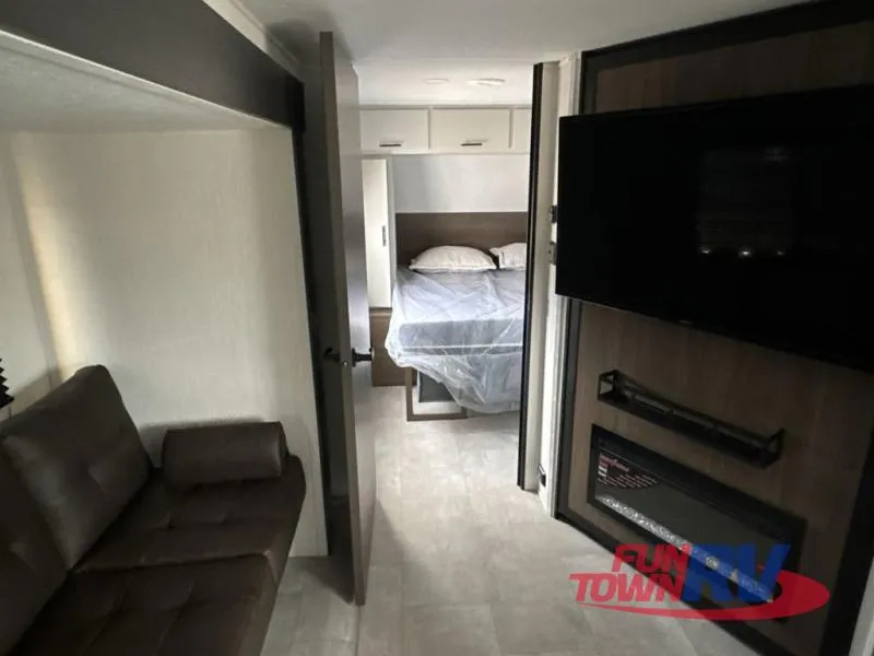 2026 Prime Time Tracer 295DB - Photo 3