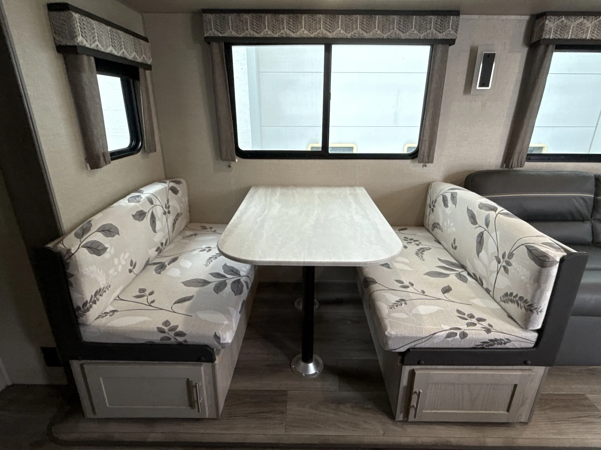 2023 Coachmen Catalina Legacy Edition 243RBS — living area main