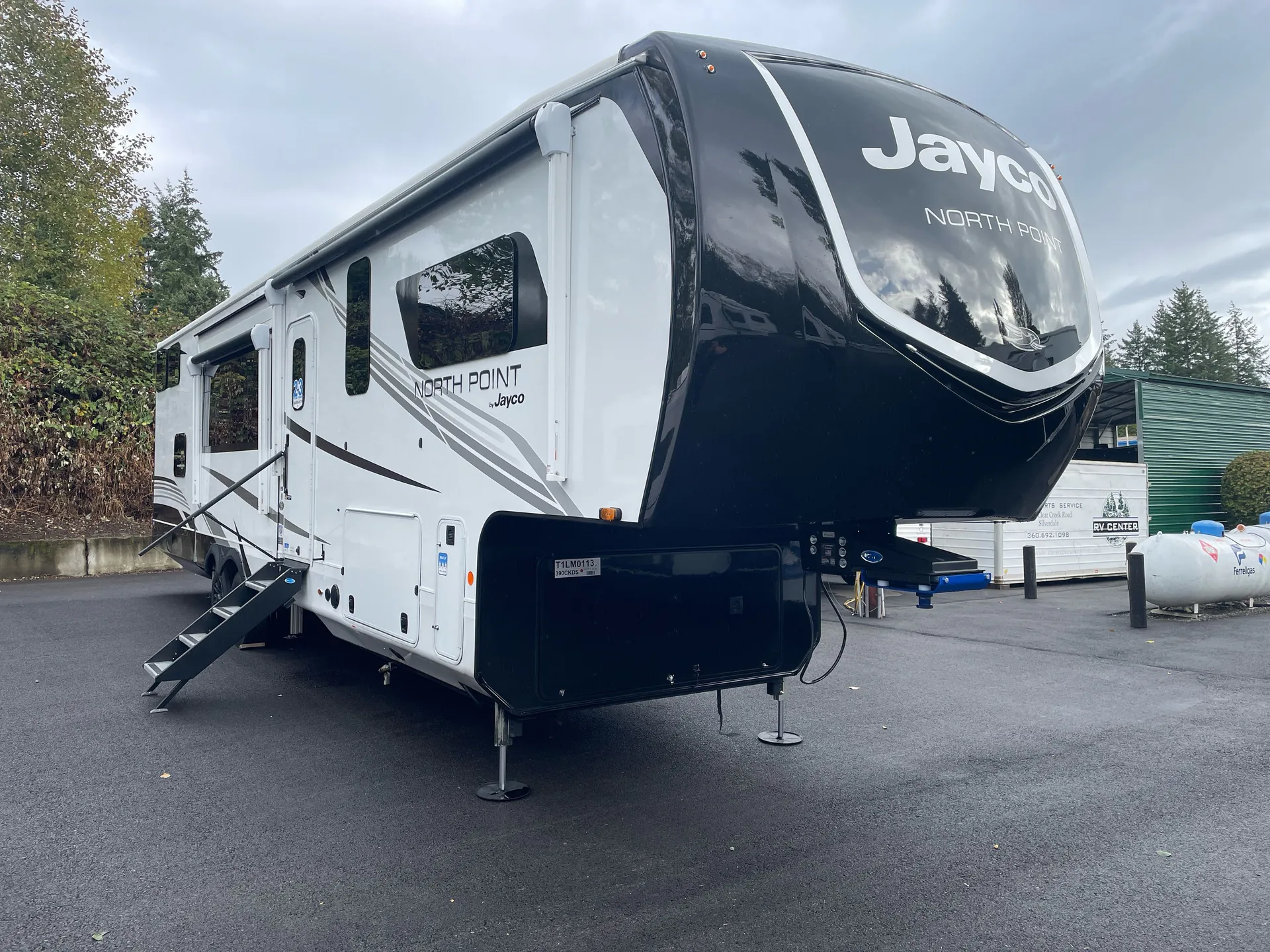 2026 Jayco North Point 390CKDS - Photo 2