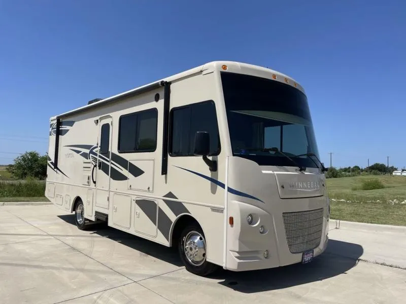 2018 Winnebago Vista 27P - Photo 2