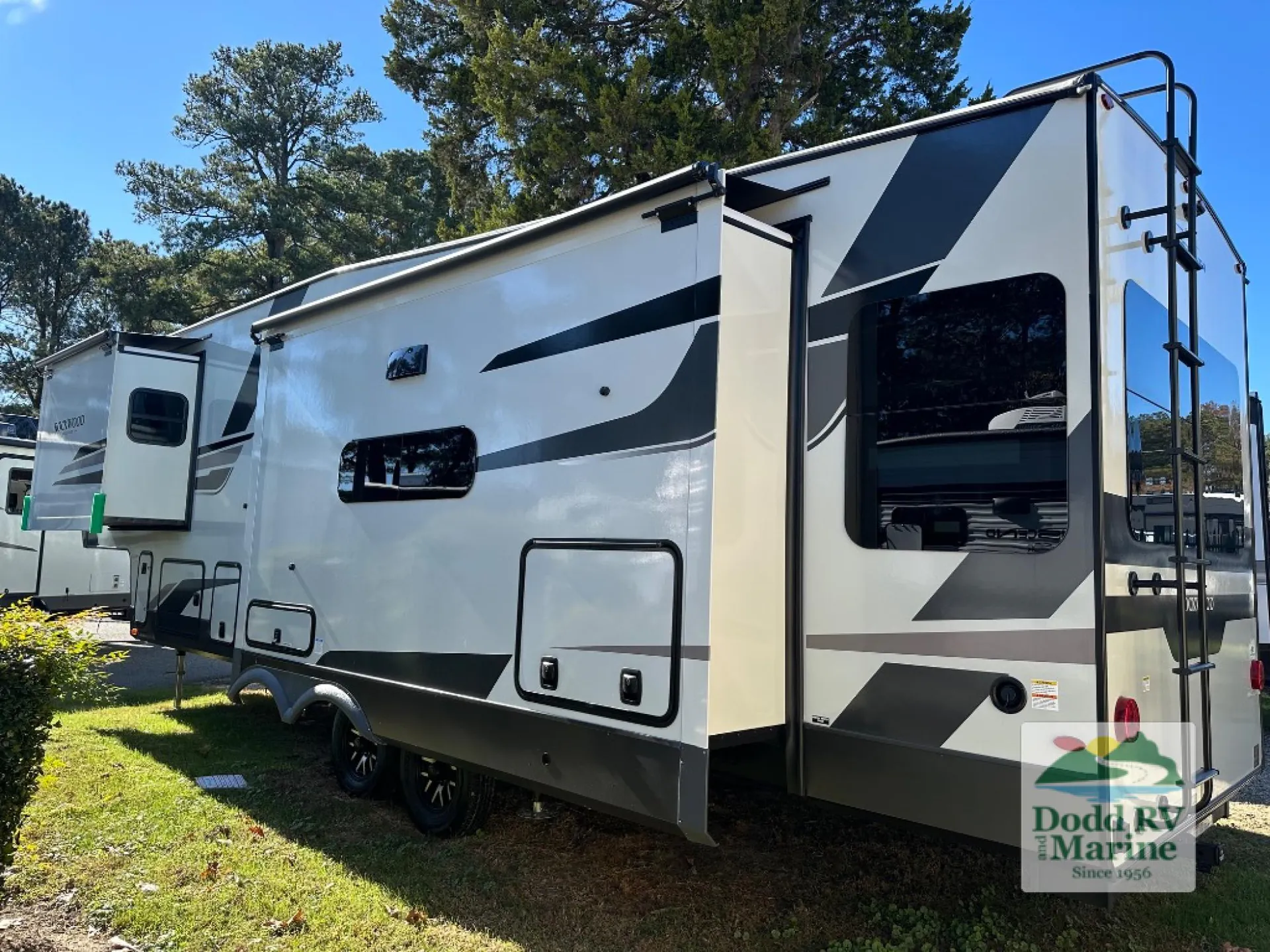2026 Forest River Rockwood Signature R361RLS - Photo 4