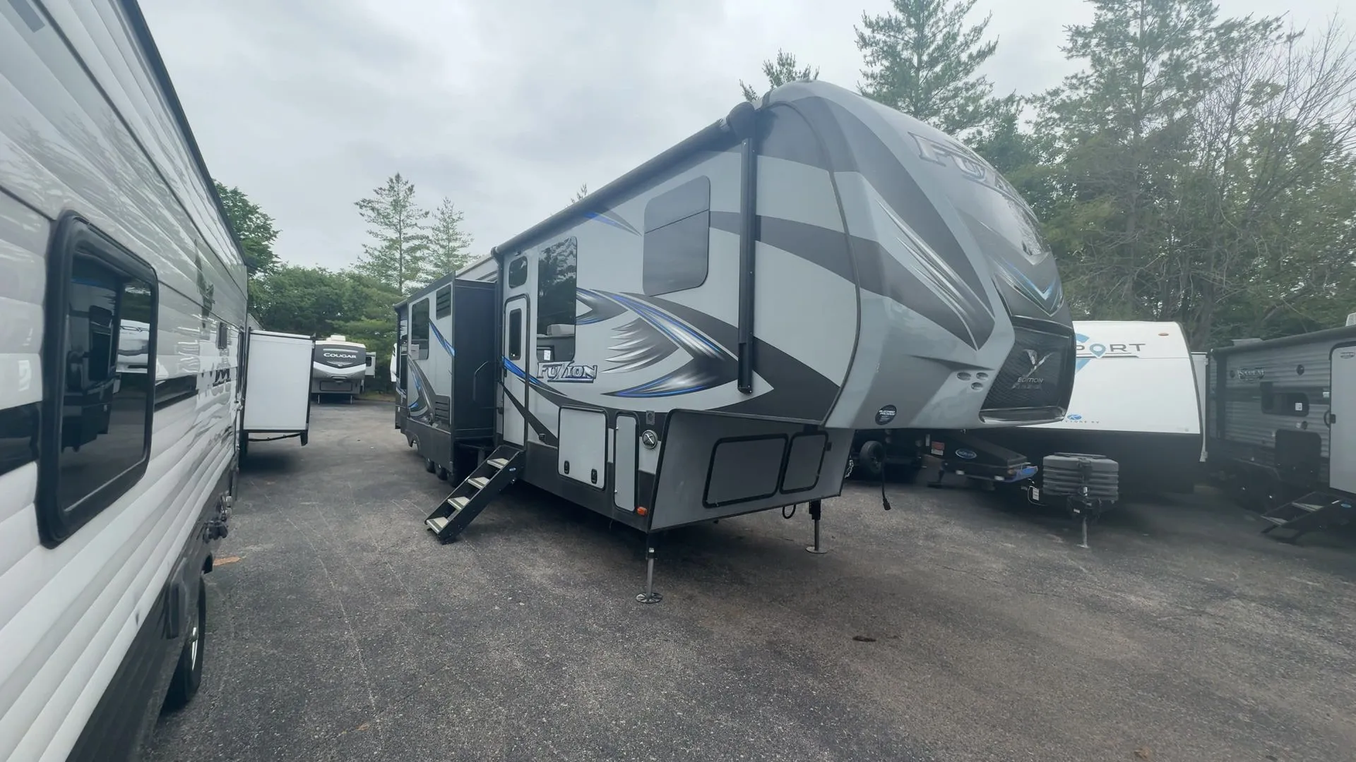 2017 Keystone Fuzion 414 - Photo 2
