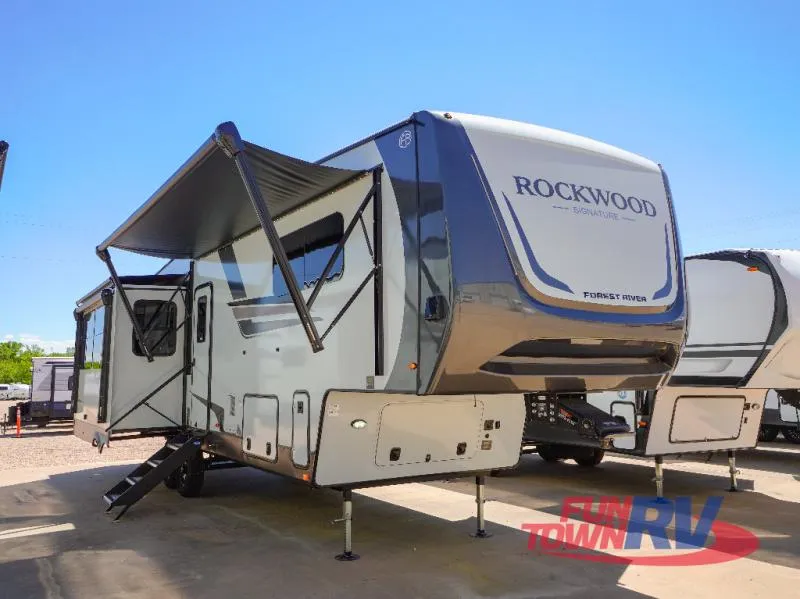 2026 Forest River Rockwood Signature 361RL - Photo 2