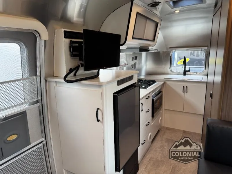 2022 Airstream Caravel 20FB - Photo 4