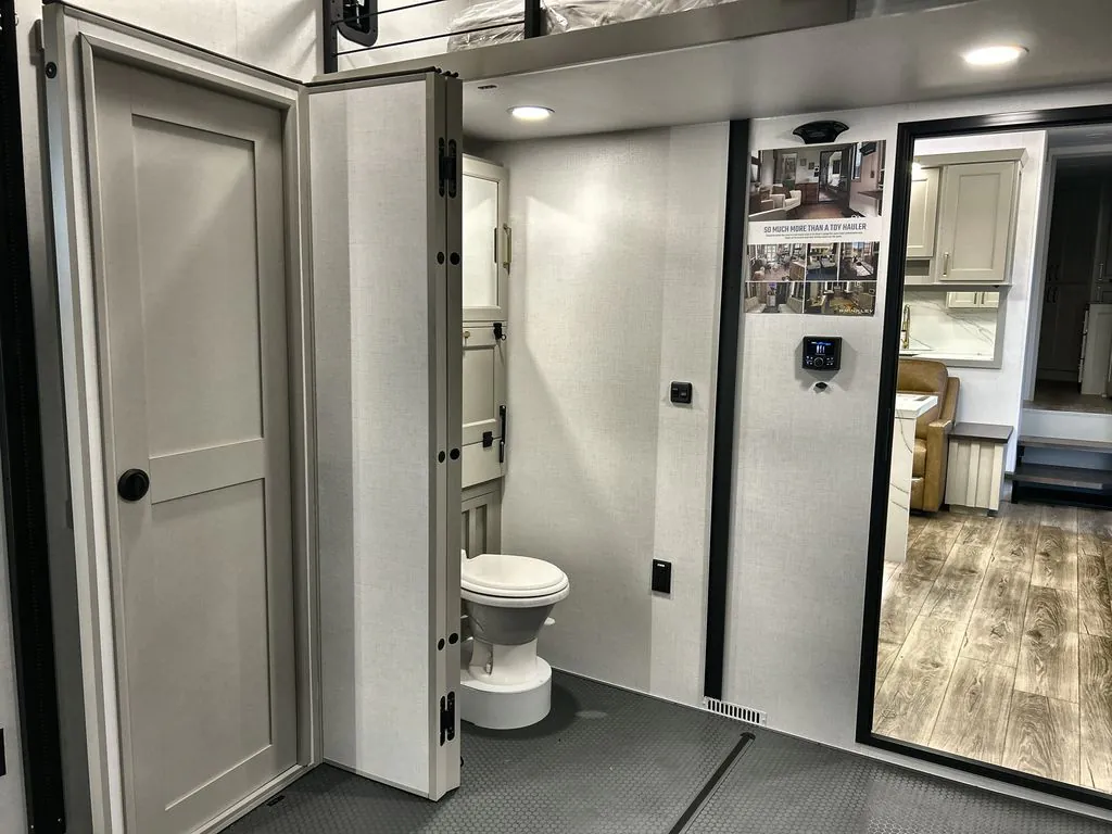 2026 Brinkley Model G 3520, Photos photo 35
