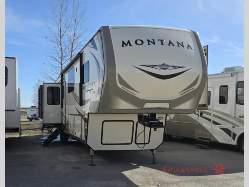 2019 Keystone Montana 3854BR - Photo 2