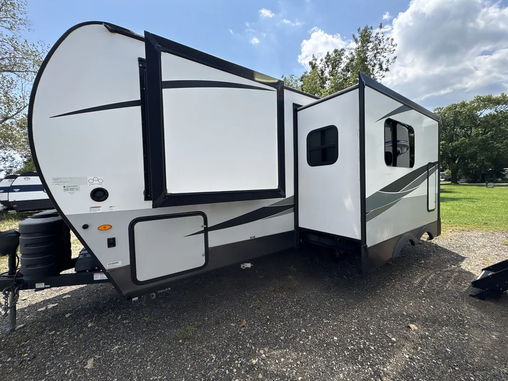 2023 Forest River Flagstaff Micro Lite 25BRDS, Photos photo 9