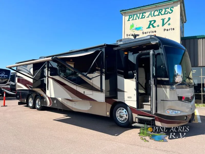 2015 Fleetwood RV Providence Used    42M only 027,446 Miles - Main photo