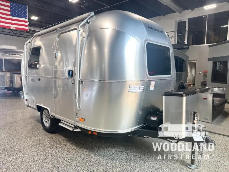 2027 Airstream World Traveler 17RB - Main photo