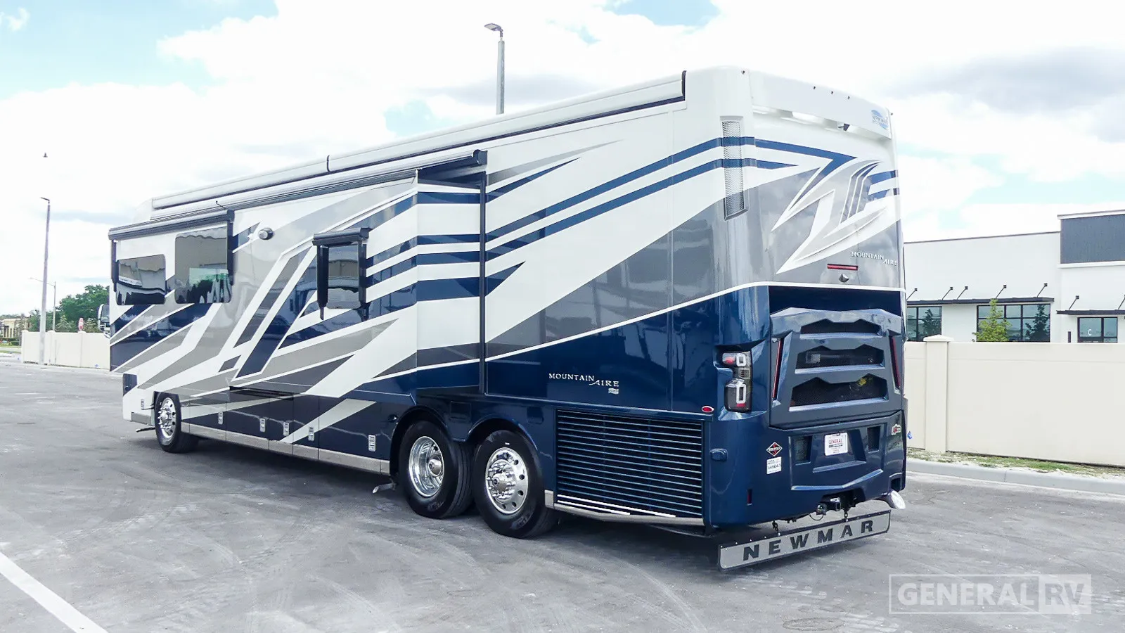 2026 Newmar Mountain Aire 4118 - Photo 4