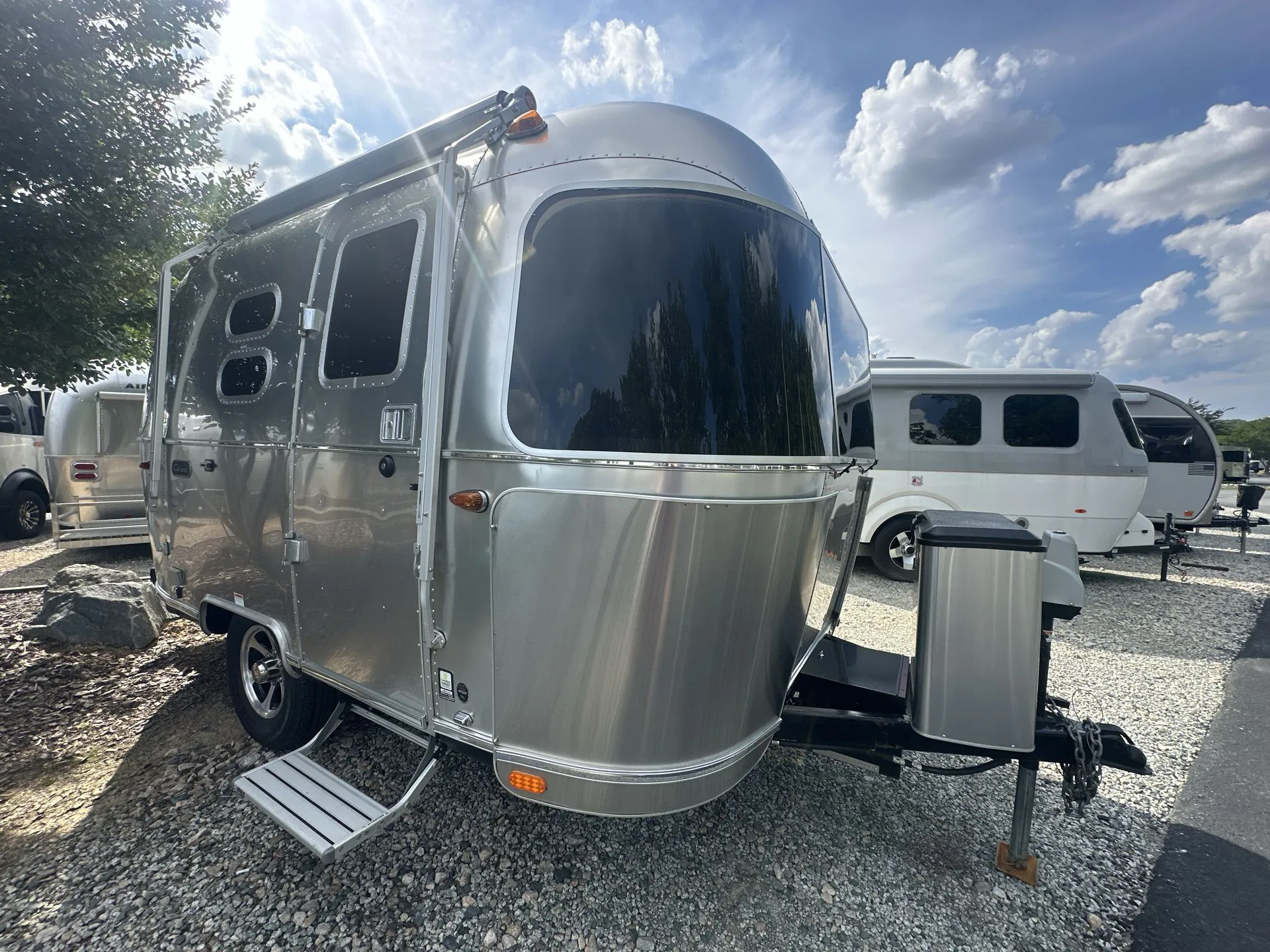 2020 Airstream Caravel 16RB - Photo 2