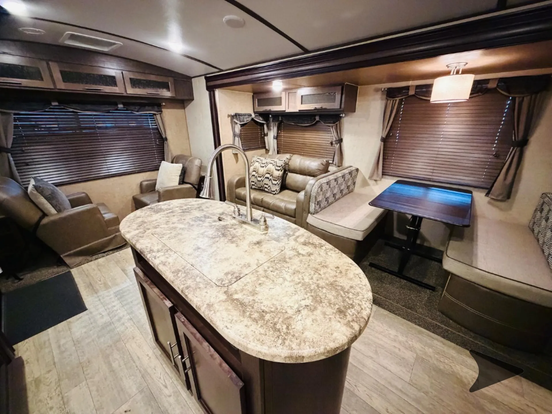 2016 Forest River Surveyor 265RLDS — Photo 6