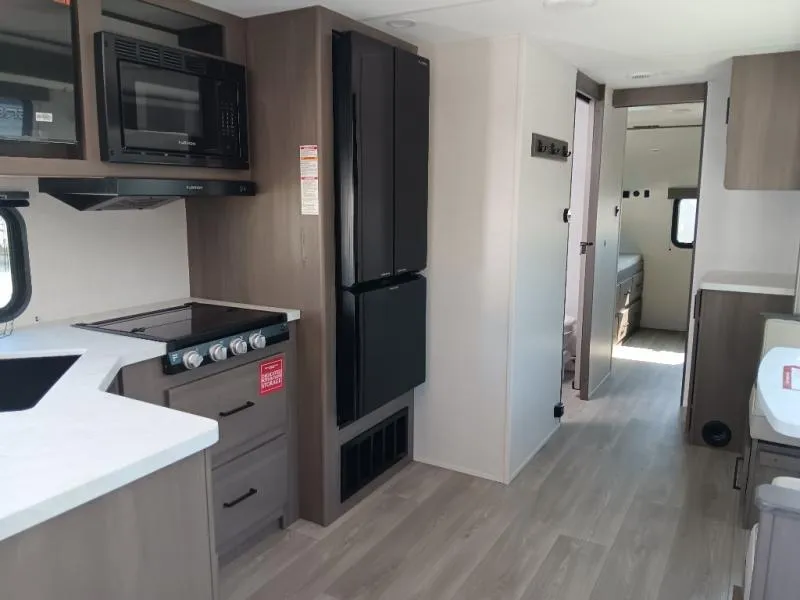 2026 Grand Design Transcend 325BHT - Photo 4