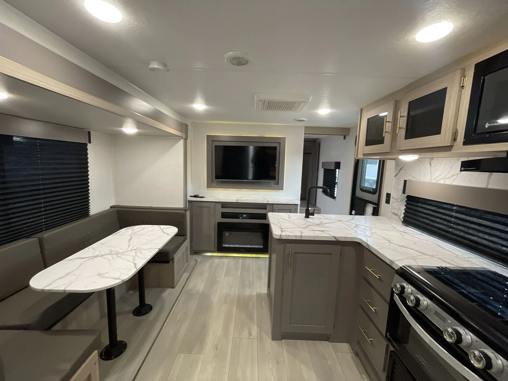 2025 K-Z Rv Sportsmen Se 241BHKSE - Photo 4