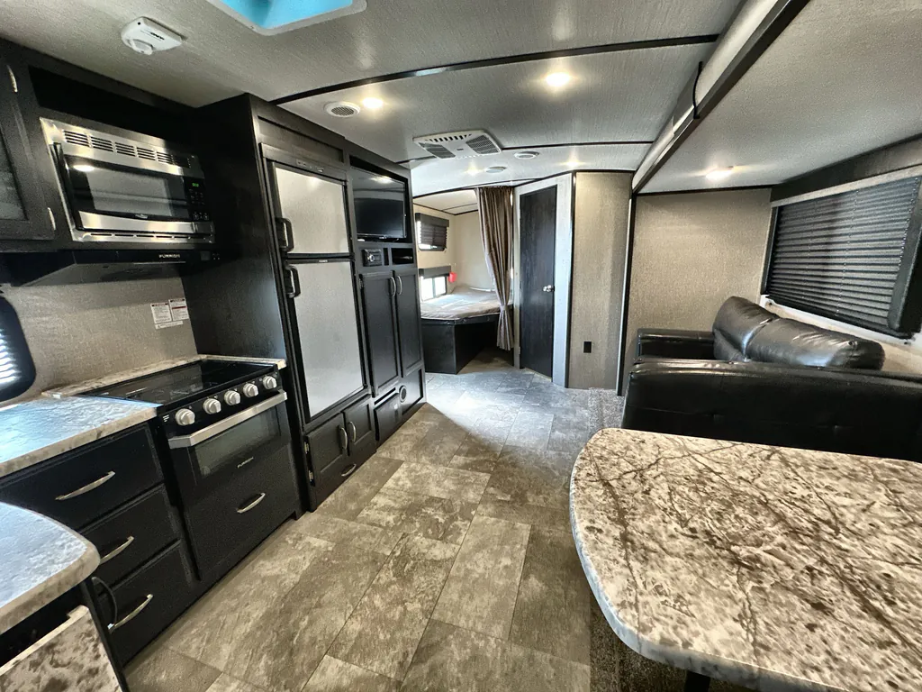 2019 Grand Design Imagine 2800BH, Photos photo 3