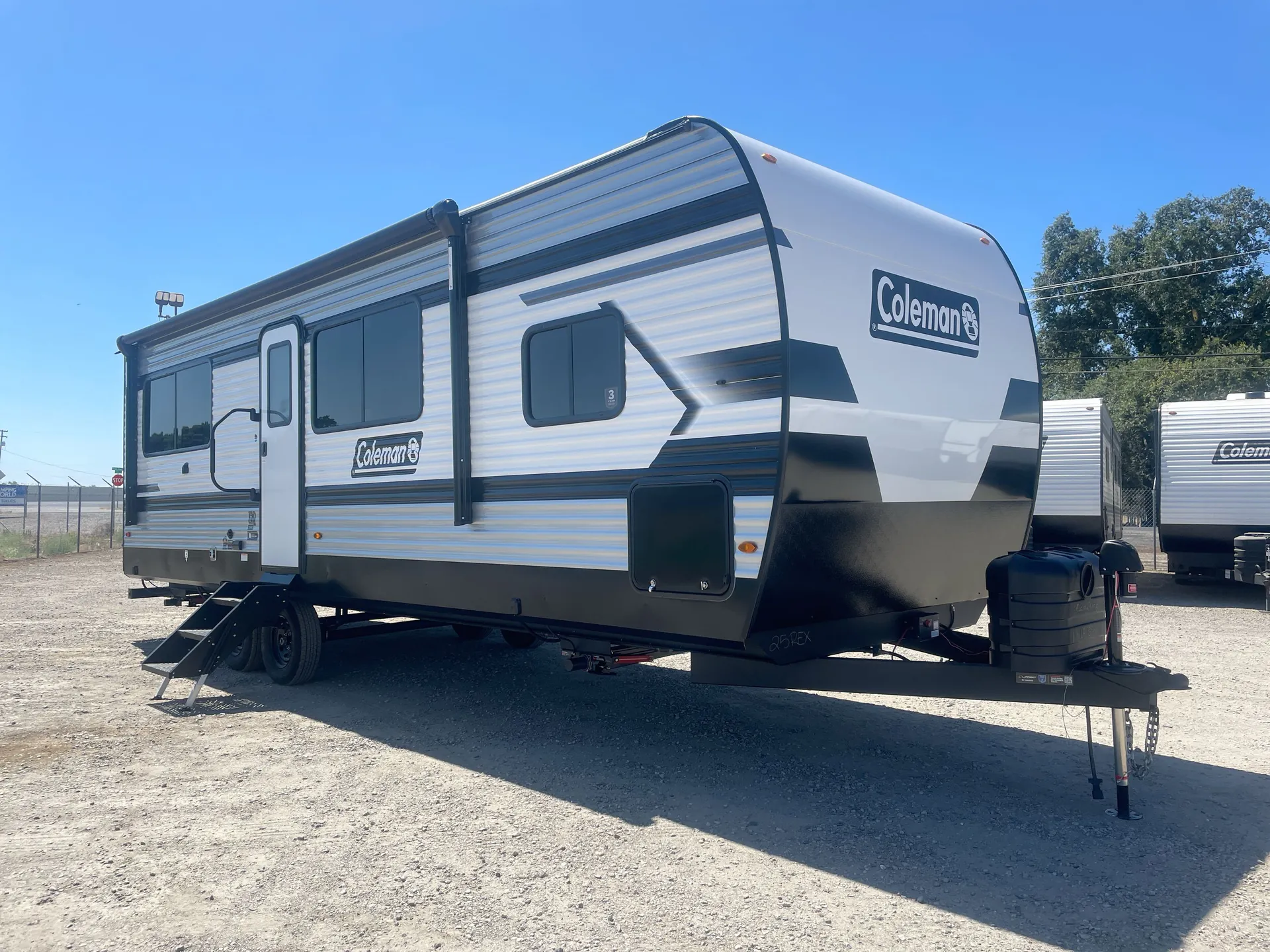 2027 Keystone Coleman Lantern 25REX - Photo 2