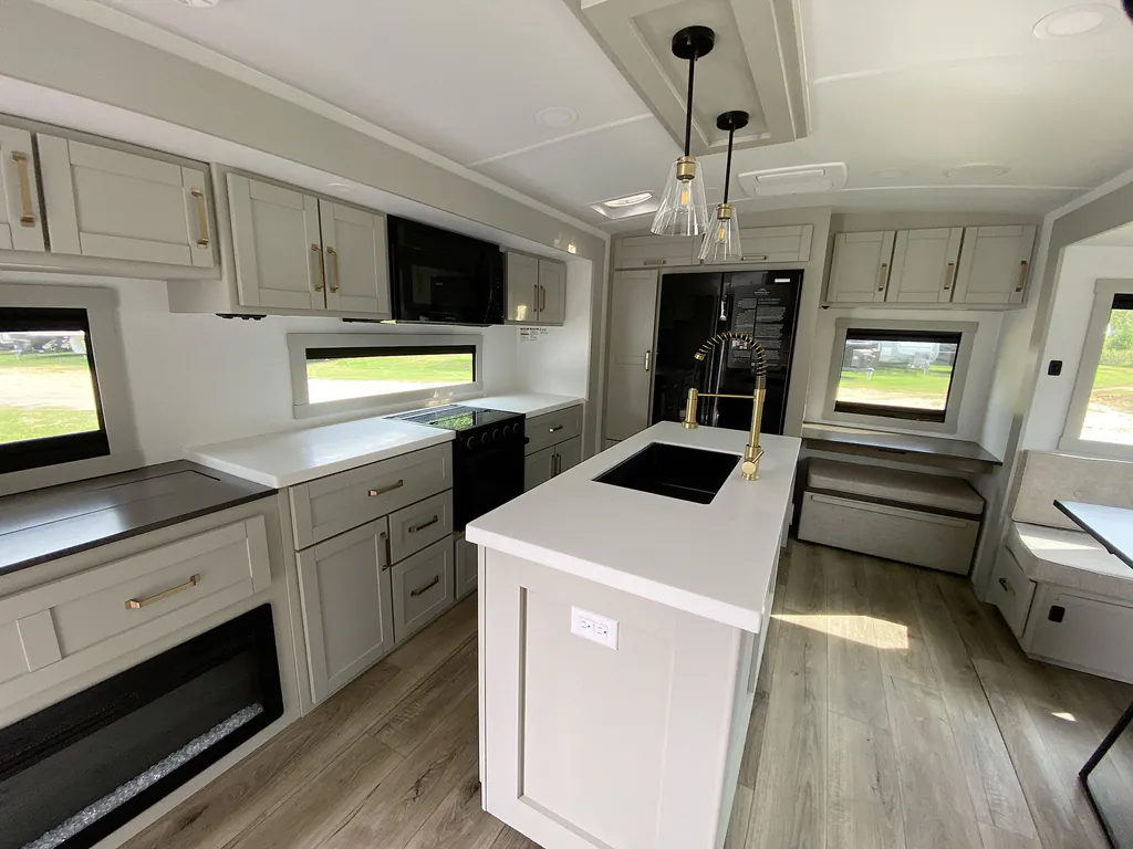 2025 Brinkley Model Z AIR 285, Photos photo 19