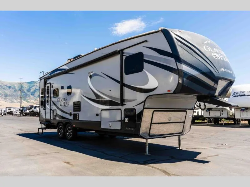 2015 Outdoors RV Glacier Peak Used    26 - Main photo