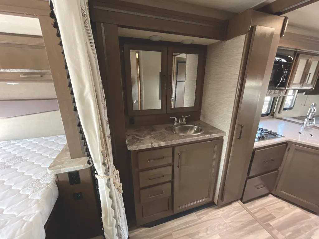2021 Thor Motor Coach Four Winds 31B, Photos photo 16