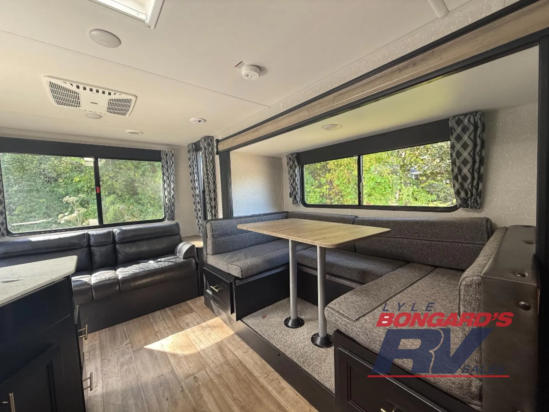 2022 Forest River Cherokee Grey Wolf 23MK — Photo 7