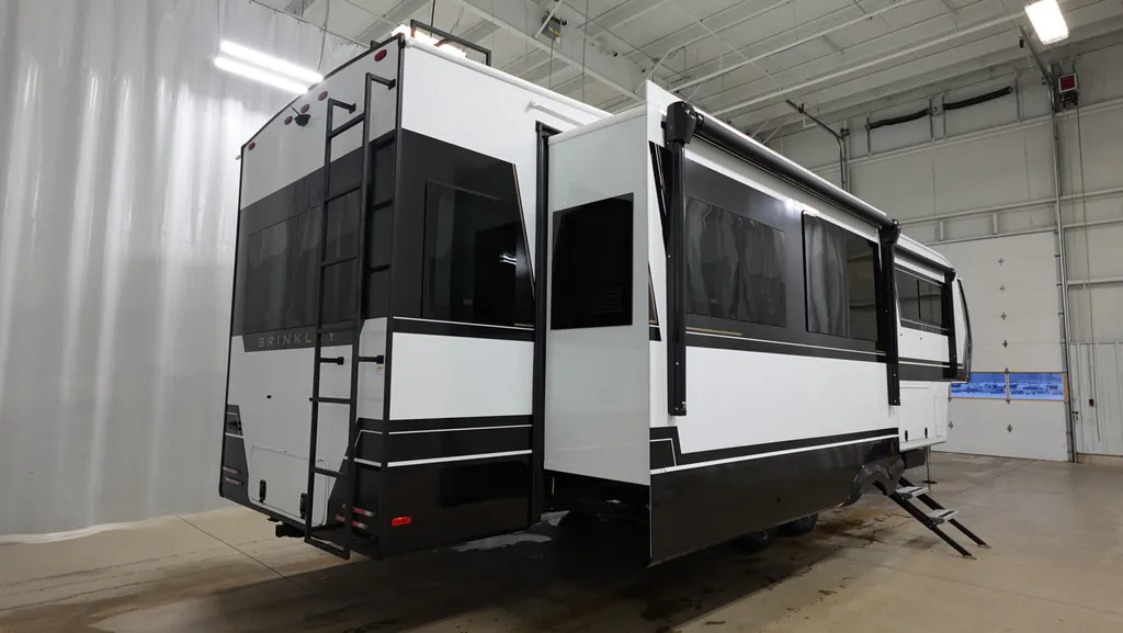 2026 Brinkley Model Z 3600, Photos photo 7