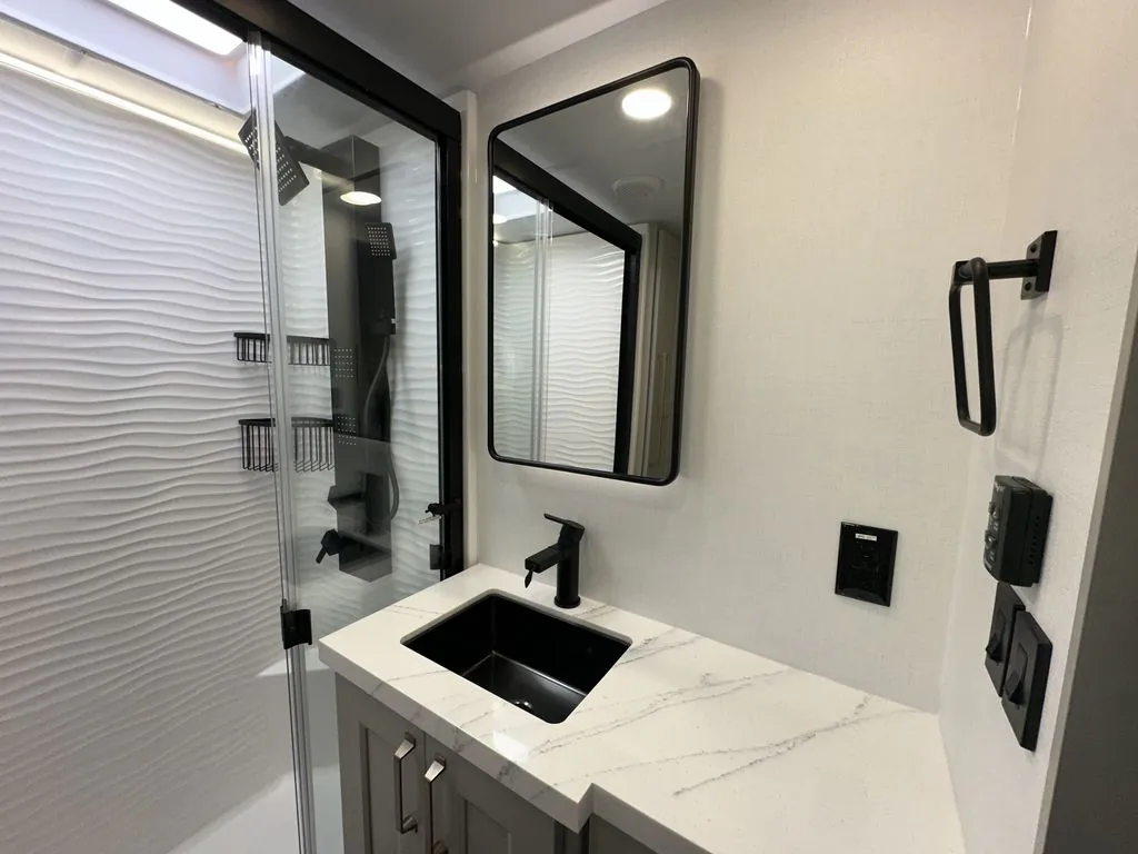 2026 Brinkley Model G 3970, Photos photo 26