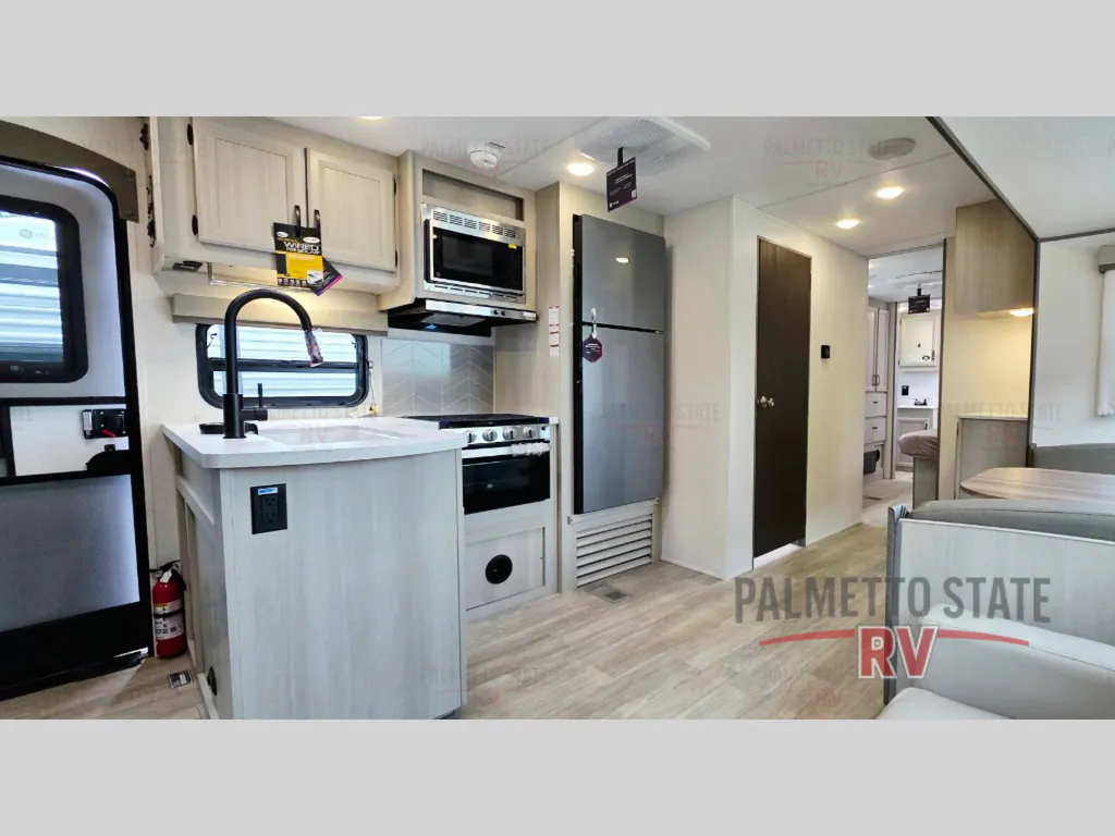 2027 Coachmen Catalina Legacy Edition 333DBDSCK, Photos photo 13