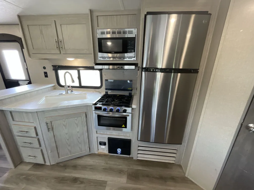 2023 Coachmen Catalina Legacy Edition 243RBS, Photos photo 8