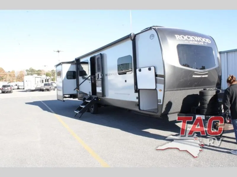 2026 Forest River Rockwood Ultra Lite 2908SRL - Photo 2
