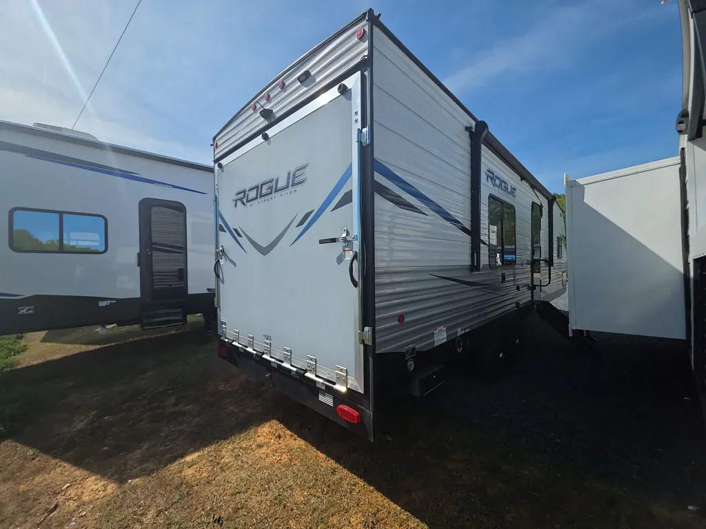2022 Forest River Vengeance Rogue 26V, Photos photo 8